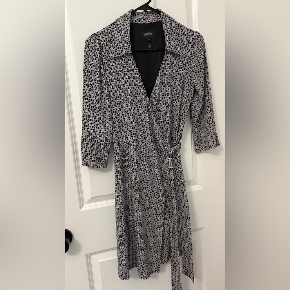 NWOT Laundry By Shelli Segal Elegant Geometric Black and White Dress
